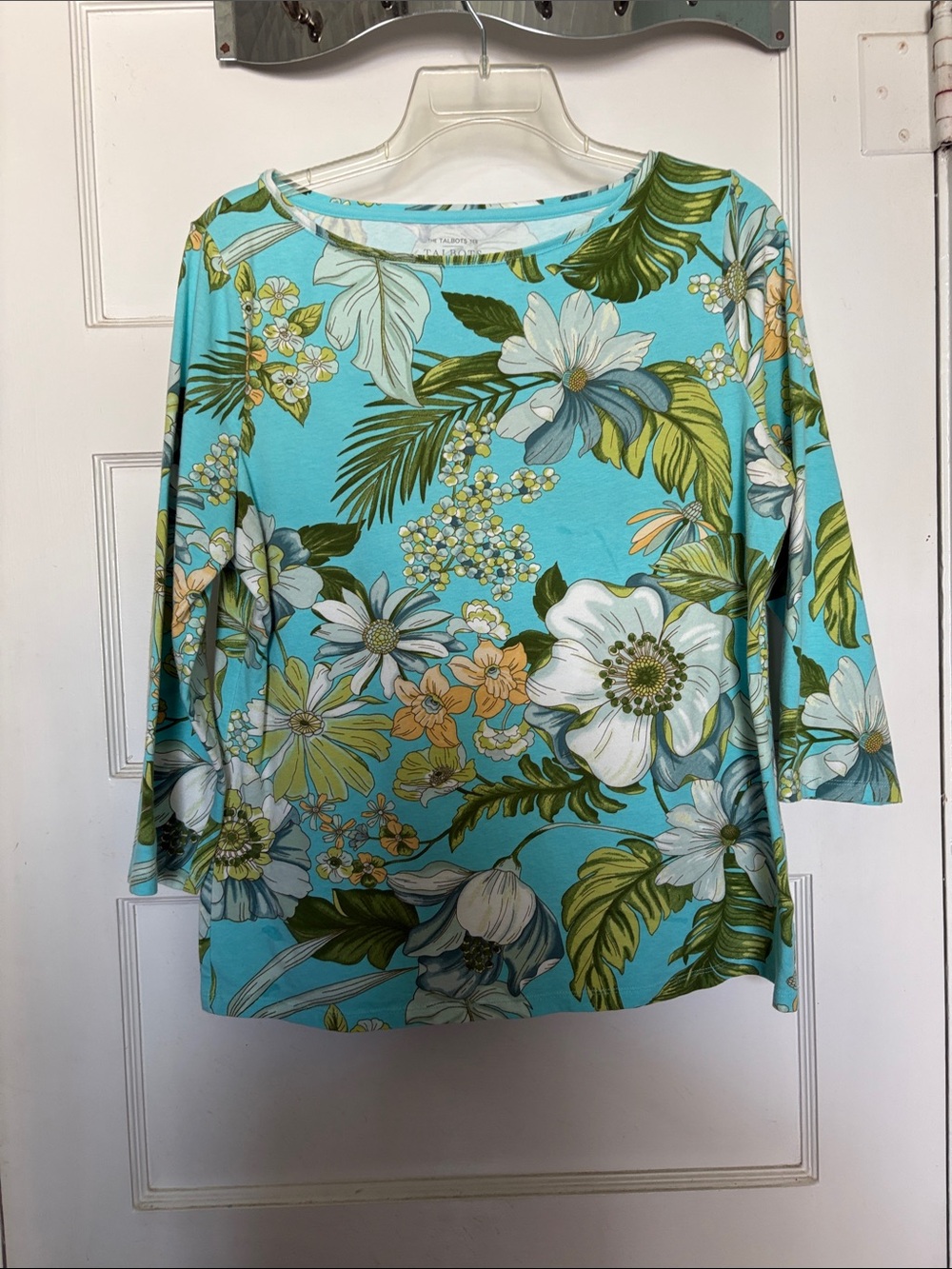 The Talbots Tee Women’s Floral Boatneck Tee in Aqua Blue Size L